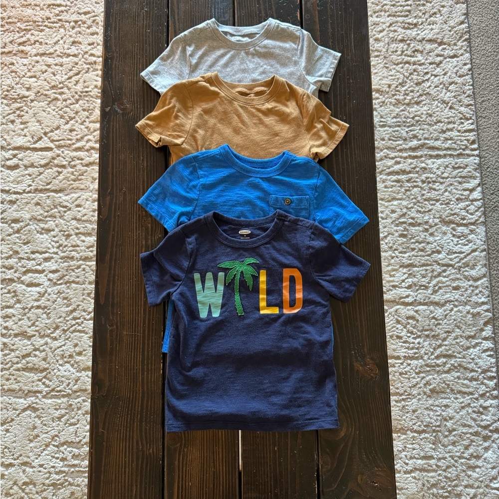Old Navy 4T T-shirts (16)
